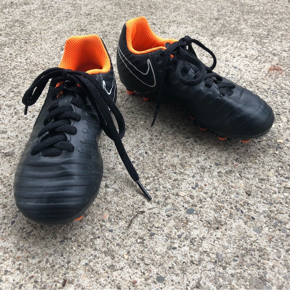Nike Tempo Soccer Cleats